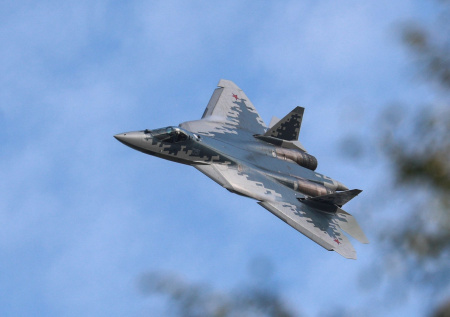 Названа особенность Су-57Э, изменившая возможности истребителя