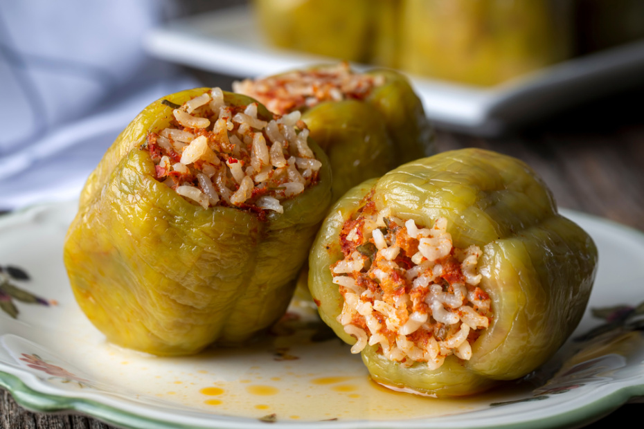 Фаршированные перцы в духовке и кастрюле — 3 рецепта на любой вкус