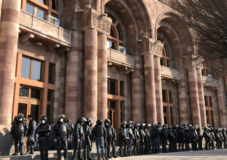 В СБ России заявили о признаках «рейдерских захватов» в Армении