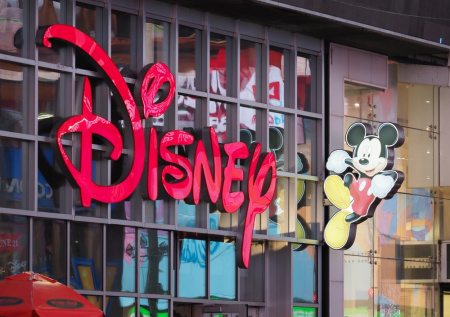 Блогер из России заключила контракт с Disney