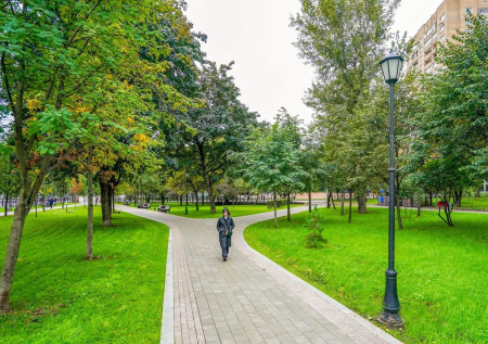 Ново-Екатерининский сквер обновили в центре Москвы