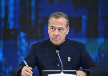 «Ублюдки понимают только силу»: Медведев предложил жесткий ответ на «адские санкции» США