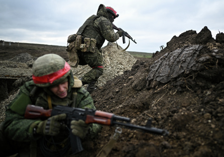 ВС России сжали кольцо окружения в Харьковской области
