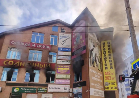 «Звонили родственникам и прощались»: очевидец о пожаре в ТЦ Стерлитамака