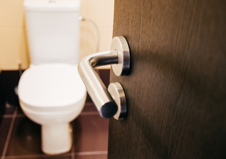 Родившая в унитазе уфимка получила срок за смерть ребенка