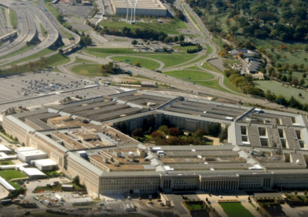 Пентагон отменил визит главы Минобороны Польши в США