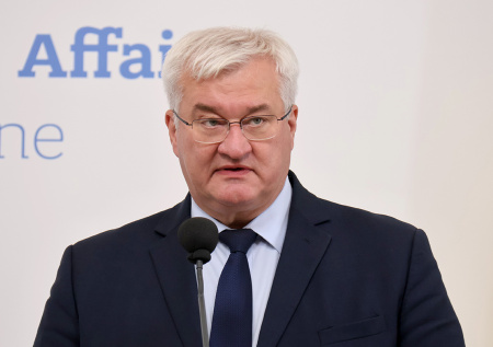 Мирошник высмеял главу МИД Украины Сибигу в рифмованном комментарии