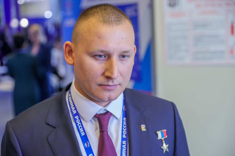 Антон Старостин