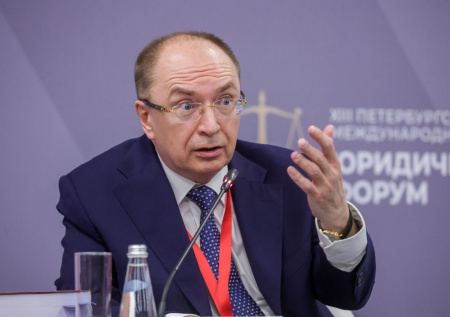 Ректор СПбГУ предложил создать словари традиционных ценностей