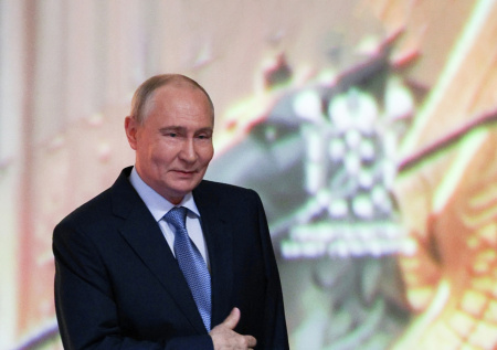 «Знают толк»: Путин рассказал, какие режиссеры и драматурги нужны России