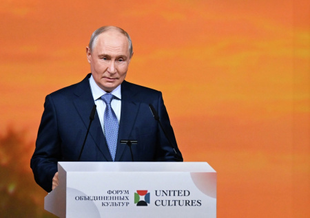 «Одно из лучших в мире»: Путин об образовании в сфере культуры в России