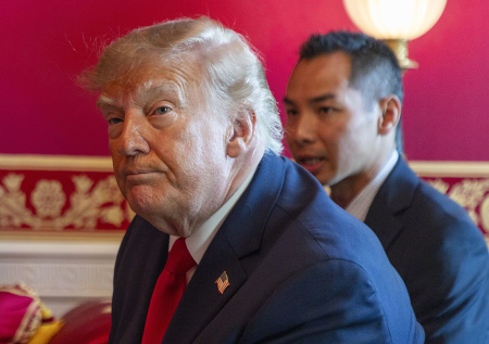 Трамп после встречи с главой КНР предложил заняться вооружением Китая и РФ