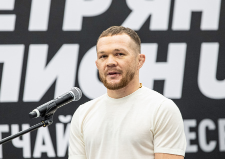 «Гордость»: боец UFC Ян рассказал, почему выходит на ринг с флагом России
