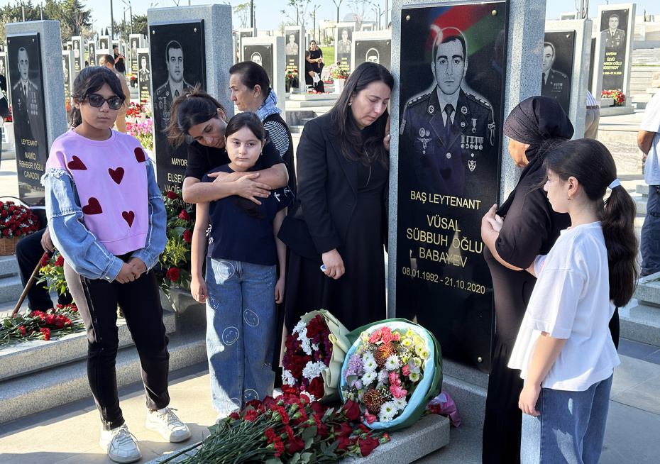 День памяти шехидов на II Аллее почётного захоронения в Баку