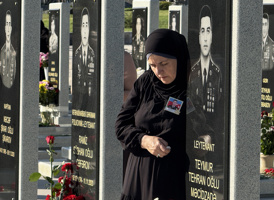 День памяти шехидов на II Аллее почётного захоронения в Баку