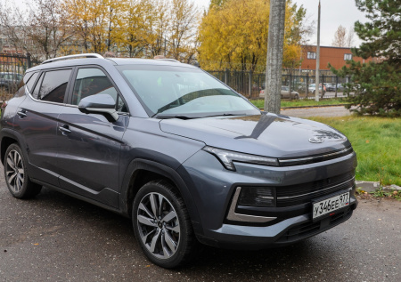 Автоэксперт объяснил, почему некоторых людей тошнит в электромобилях