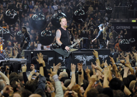 Очевидцы раскрыли подробности о беспорядках на концерте Metallica в 90-е