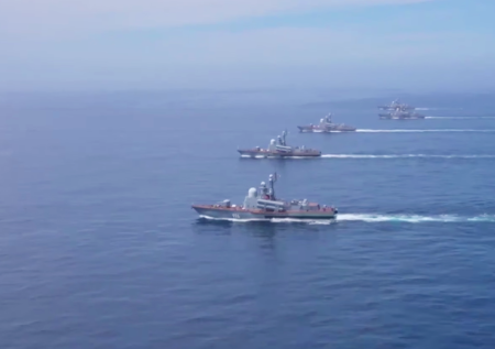 Корабли Северного флота ВМФ РФ впервые прошли через пролив Шокальского