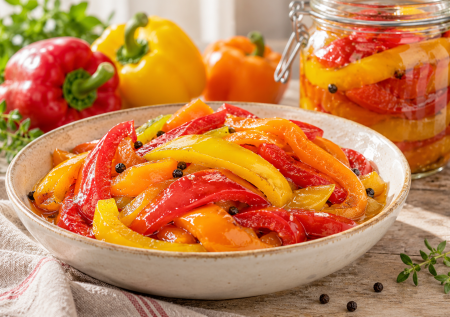 Заготовка с ярким вкусом: 10 лучших рецептов маринованного перца на зиму
