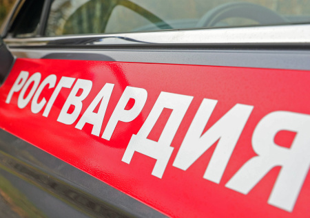 Мужчина бросил в медсестру нож в московской поликлинике