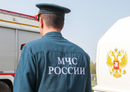 Туристы оказались заблокированы в пещере из-за подъема воды
