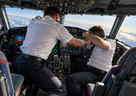 Драка пилотов на борту Flydubai: что не поделили русский и украинец? В шаге от катастрофы