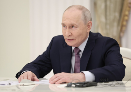 Путин поздравил учителей в преддверии профессионального праздника