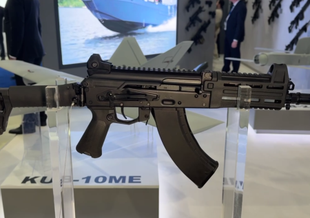 «Калашников» представил новые модели автоматов на выставке ADEX в Баку