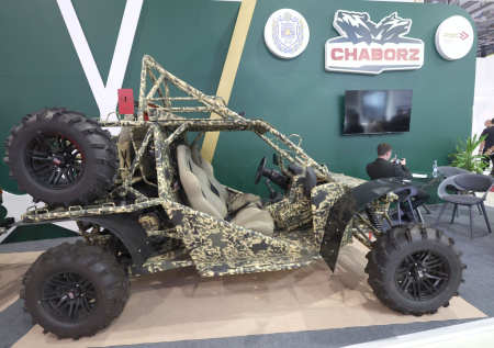 Чеченский багги вызвал интерес на оружейной выставке ADEX 26