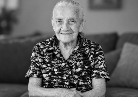 Женщина дожила до 107 лет и умерла спустя три часа после дня рождения