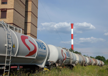 США продлили переговоры по покупке NIS у «Газпром нефти»