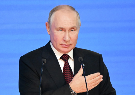 Путин заявил о провоцировании рисков со стороны международных организаций
