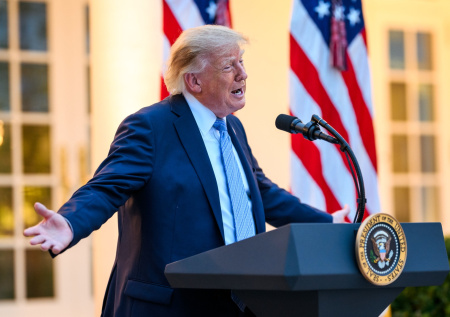 Трамп обсудил операцию в Венесуэле с нейросетью