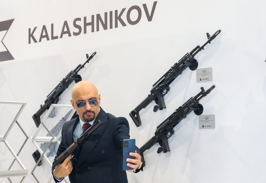 Стенд концерна «Калашников»