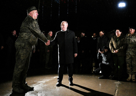 Путин пронаблюдал за военными учениями в Челябинской области