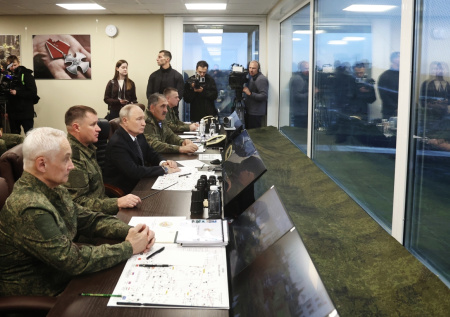 В Сети появились кадры визита Путина на полигон Чебаркульский