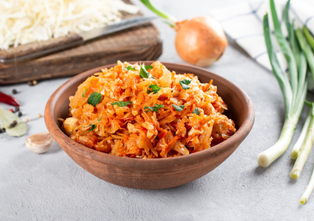 Как потушить капусту вкусно, быстро, просто? Пошаговый рецепт и 5 идей блюд