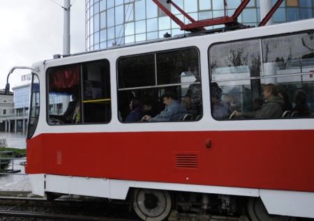 В Киеве обесточили сеть, чтобы поймать пьяного слесаря на угнанном трамвае
