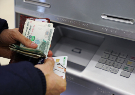 В нескольких регионах России зарплата превысила 150 тыс. рублей
