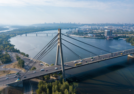 Северный мост в Киеве получил повреждения из-за взрыва