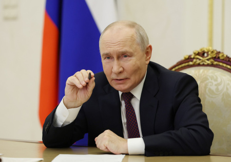 Путин призвал не допустить раскола общества на фоне развития ИИ