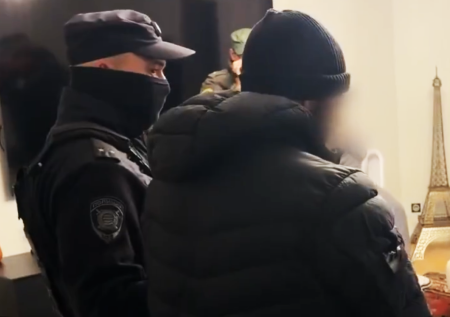 Обвиняемый в двойном убийстве в Москве частично признал вину