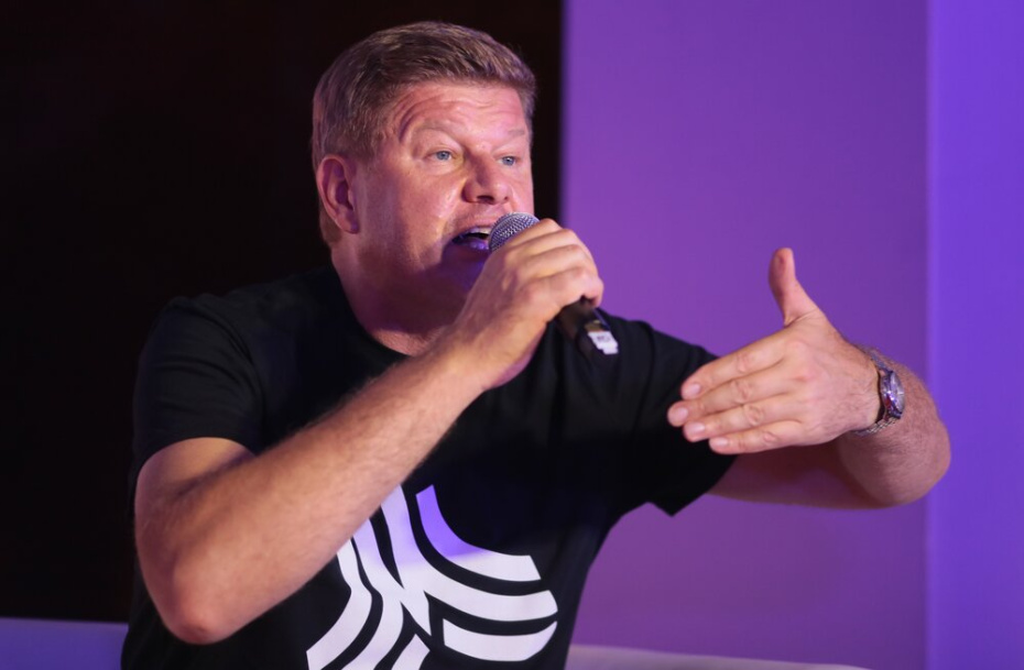 Дмитрий Губерниев