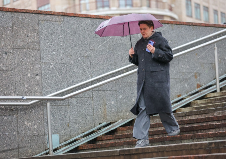 Москвичам пообещали дождливые выходные после теплой рабочей недели