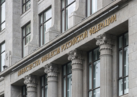 Минфин резко нарастит покупки валюты и золота в октябре