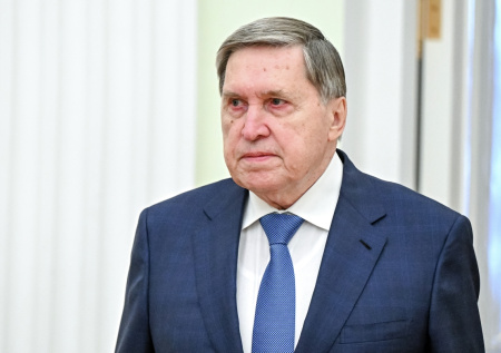 Ушаков оценил шансы трехсторонней встречи Путина, Си и Трампа