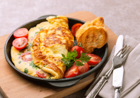 10 быстрых омлетов на любой вкус: от классики до «Пуляра» и миш-маша