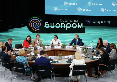 На «БИОПРОМ-2026» впервые представили российский аппарат для гемодиализа