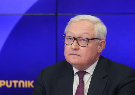 «Зависит не от нас»: Рябков высказался о планах на встречу РФ-США-Украина