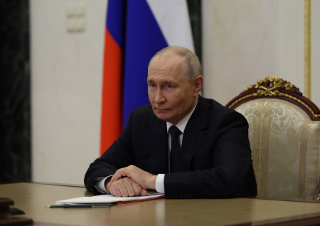 Путин прибыл в Туркмению